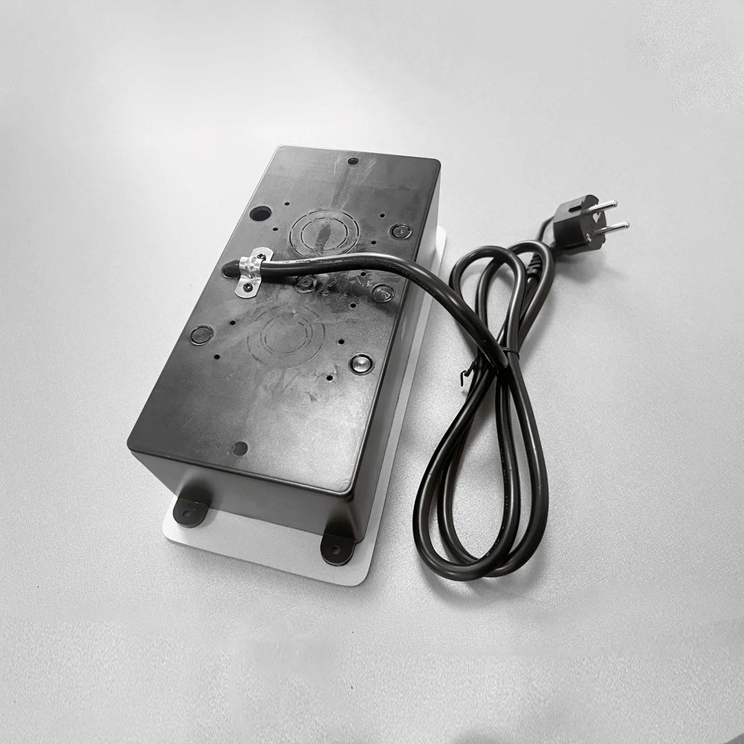 Настольный бокс Shelbi STGW-4M-2S-1U1C-B, 2 розетки, 1 USB, 1 Type-C, шнур 1,5 м, черный / Сетевые фильтры №3