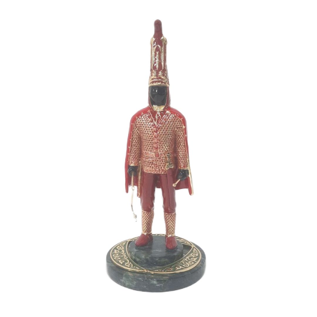 Сувенир настольный Адеми Ай "Алтын адам", металл/позолота/мрамор/эмаль / Государственные символы