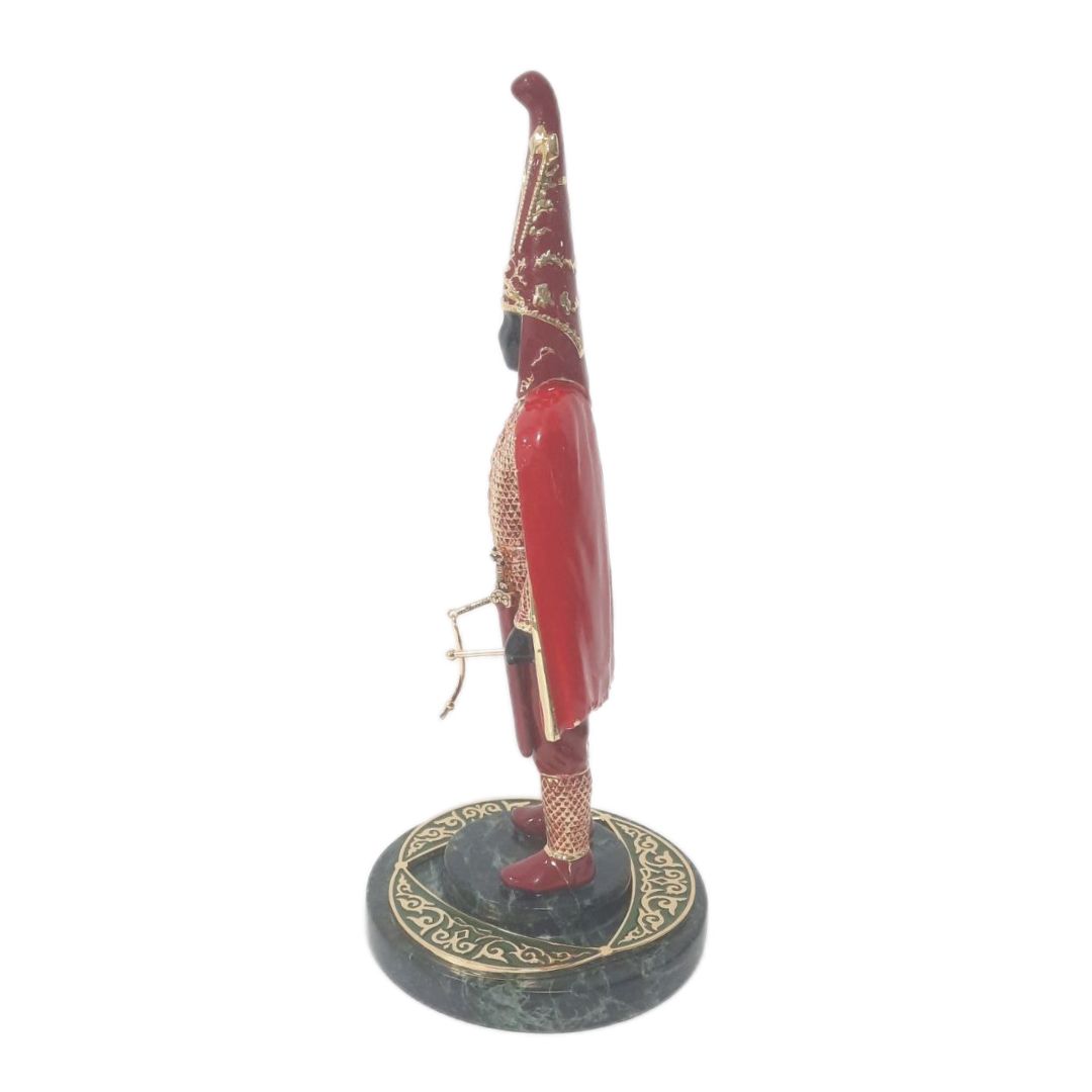 Сувенир настольный Адеми Ай "Алтын адам", металл/позолота/мрамор/эмаль / Государственные символы №3